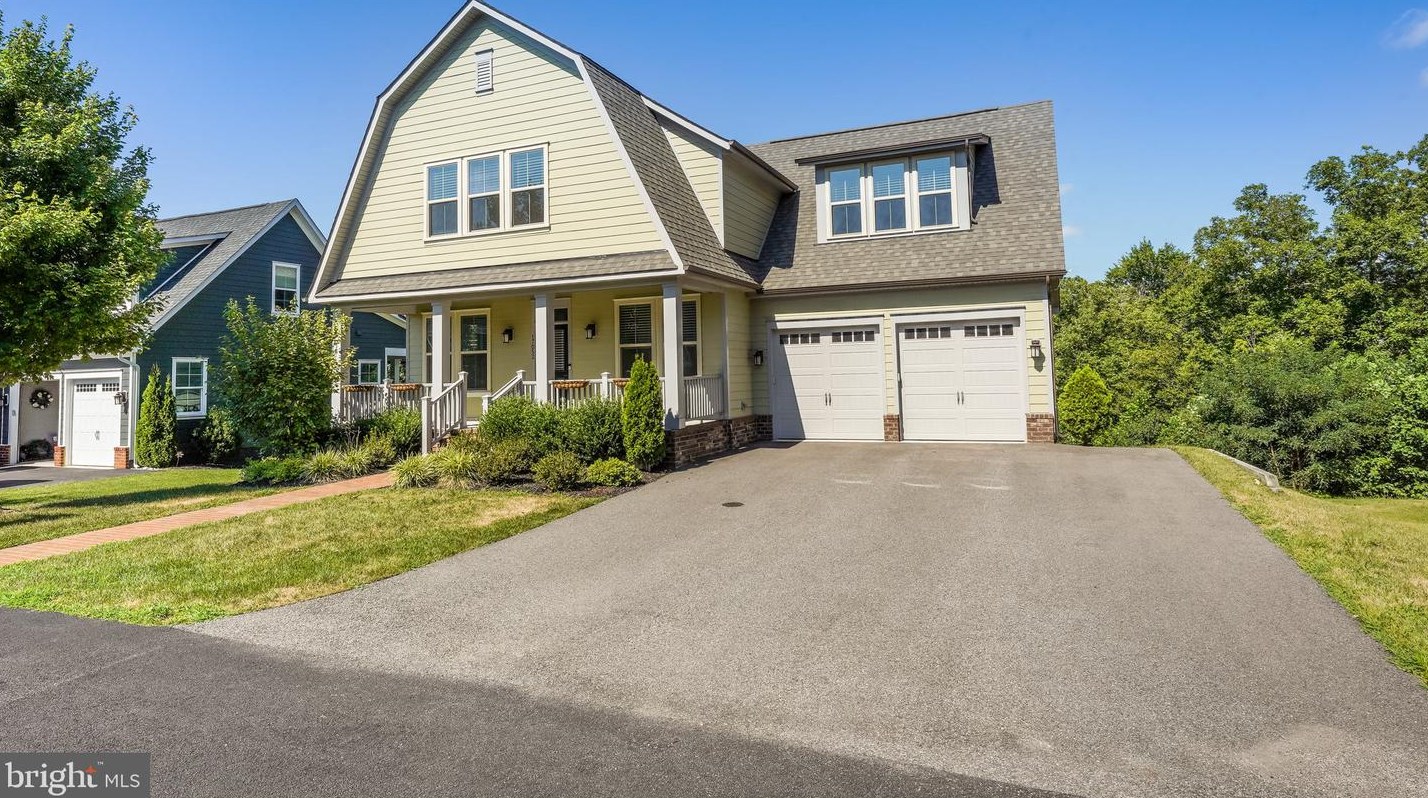 17052 Silver Arrow Dr, Dumfries, VA 22026