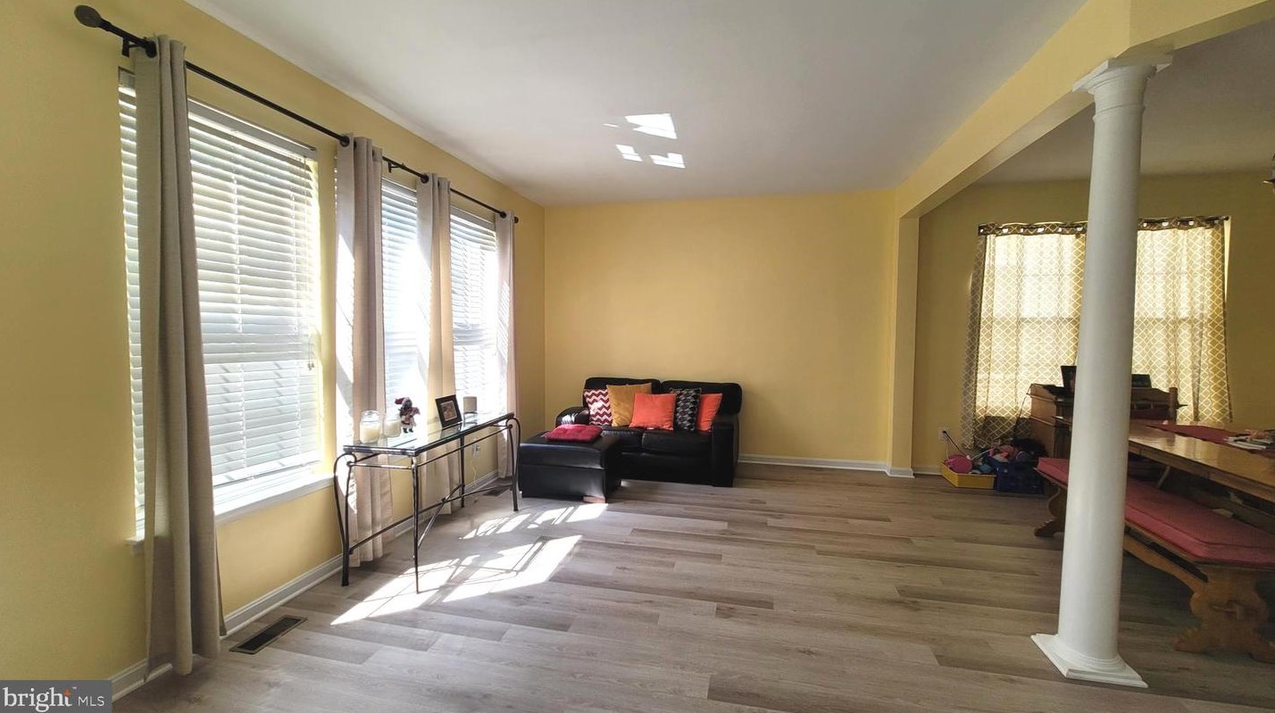 8909 Hanson Grv Ct, Manassas VA 20109-4810 exterior