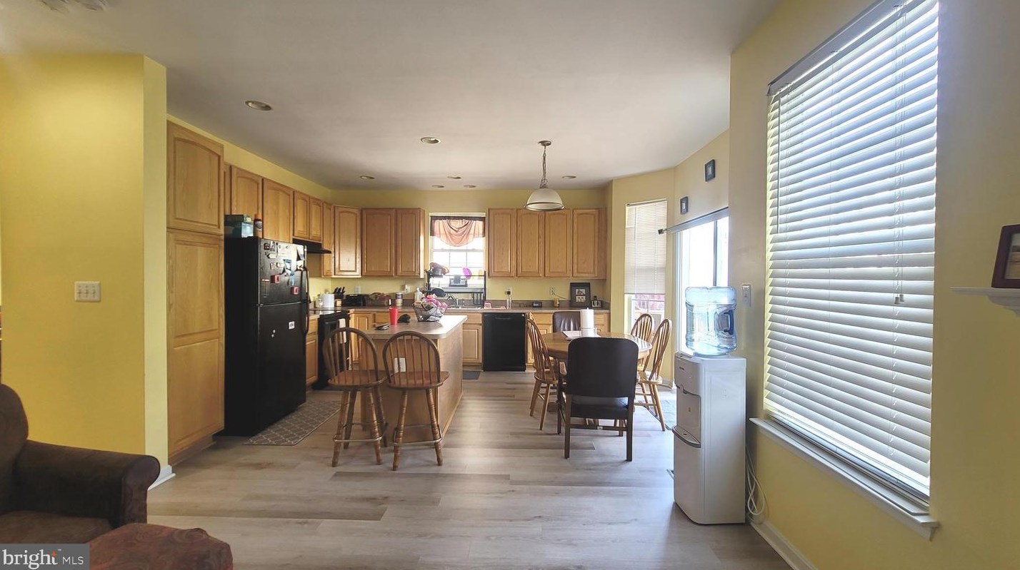 8909 Hanson Grv Ct, Manassas VA 20109-4810 exterior