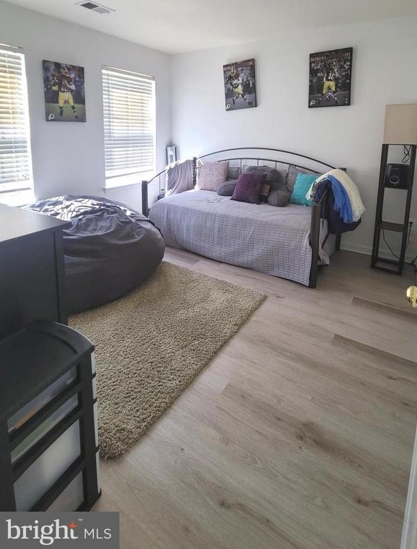 8909 Hanson Grv Ct, Manassas VA 20109-4810 exterior