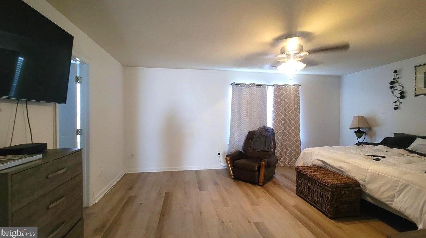 8909 Hanson Grv Ct, Manassas VA 20109-4810 exterior