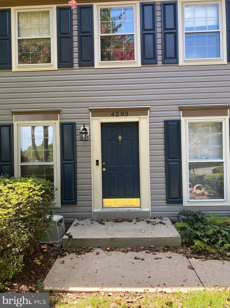 4293 Marquis Pl, Woodbridge, VA 22192