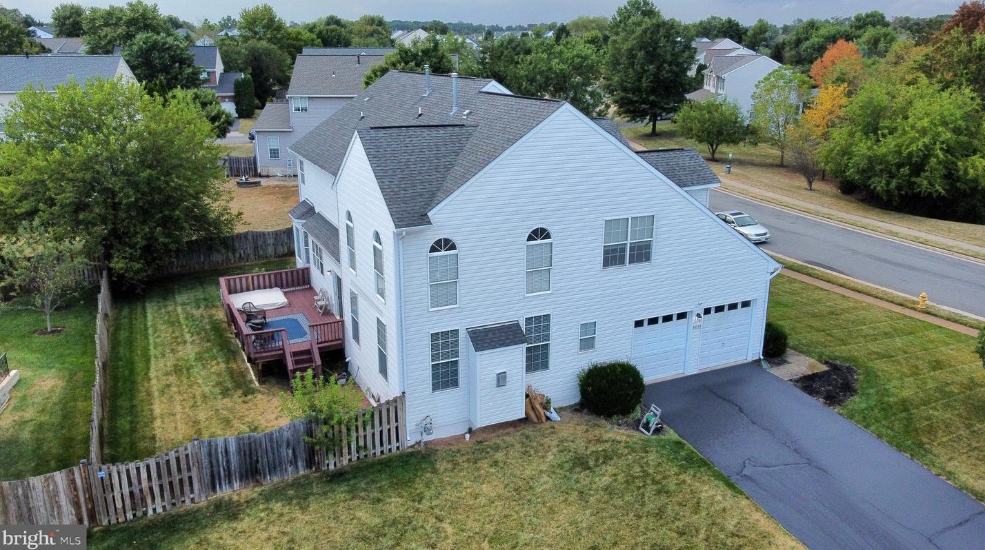 8896 Edmonston Dr, Bristow, VA 20136