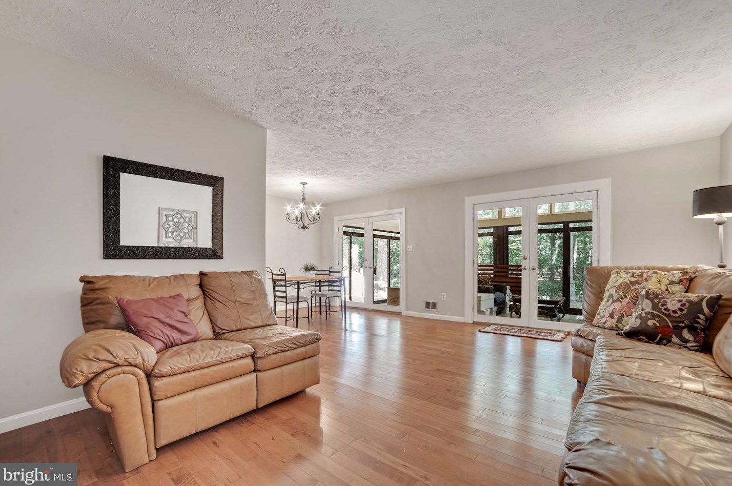 15815 Vista Dr, Dumfries VA  22025-1808 exterior