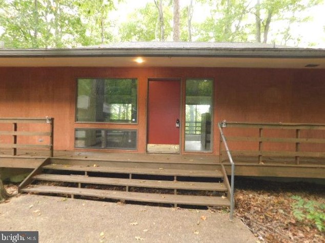 6875 Twin Beech Ct, Manassas VA  20111-4381 exterior