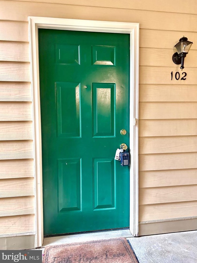 1024 Gardenview Loop #102, Woodbridge, VA 22191