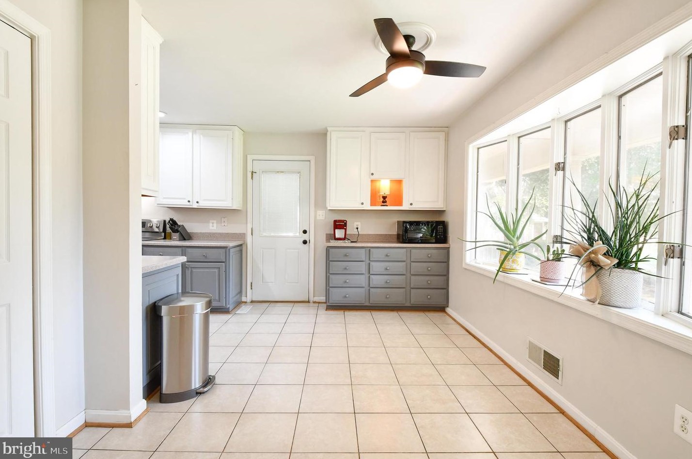 9906 Greenview Ln, Manassas VA  20109-3229 exterior