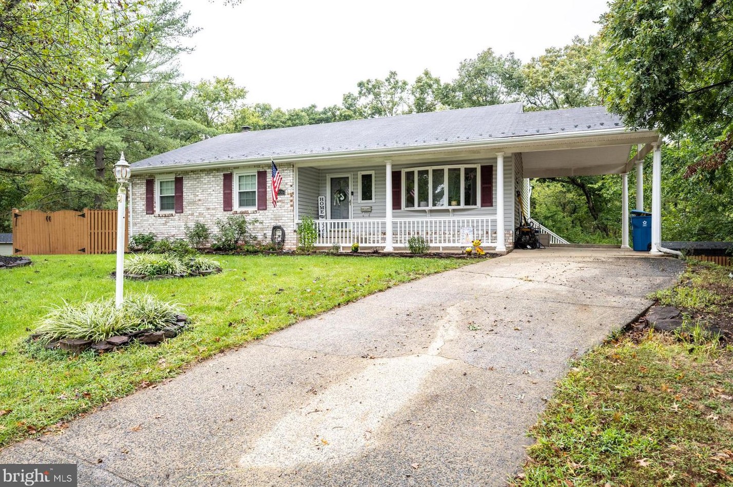 9906 Greenview Ln, Manassas, VA 20109