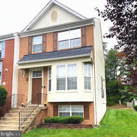 12826 Hyannis Ln, Woodbridge, VA 22193-4936