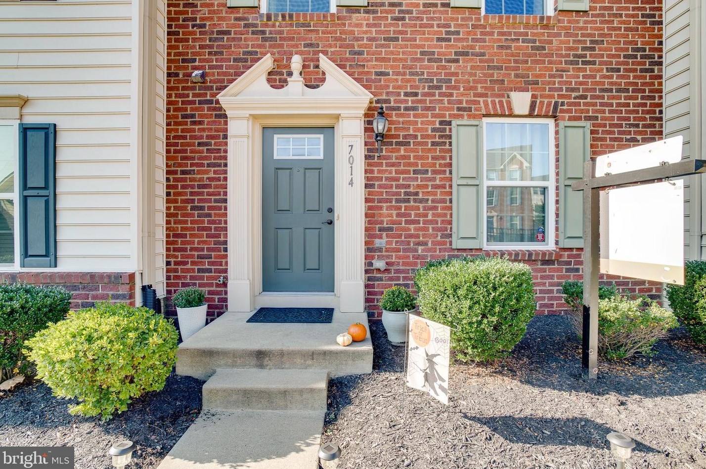 7014 Kona Dr, Gainesville, VA 20155