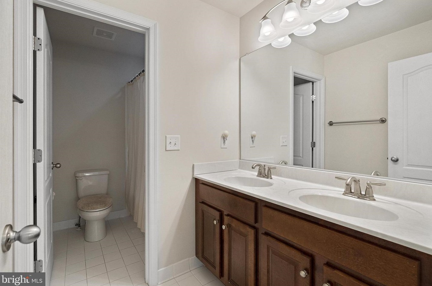 14241 Van Doren Rd, Manassas VA 20112-3855 exterior