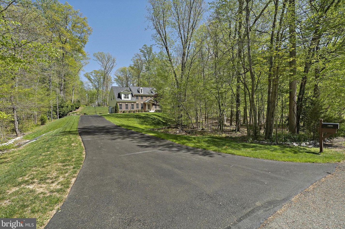 14241 Van Doren Rd, Manassas, VA 20112-3823