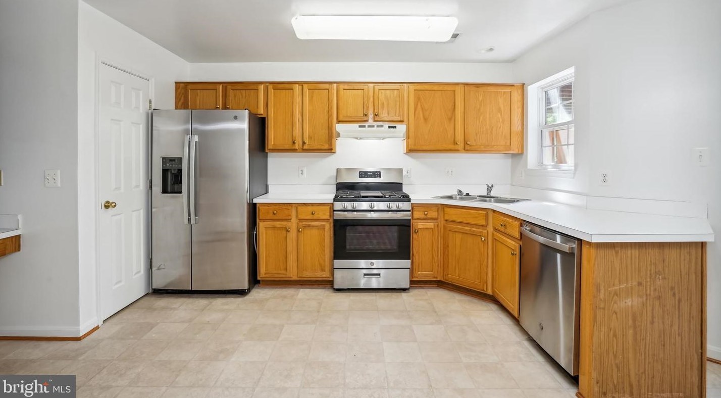 13491 Colesmire Gate Way, Bristow VA  20136-1780 exterior