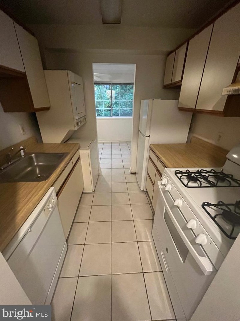 1531 Colonial Dr #t1, Woodbridge, VA 22192
