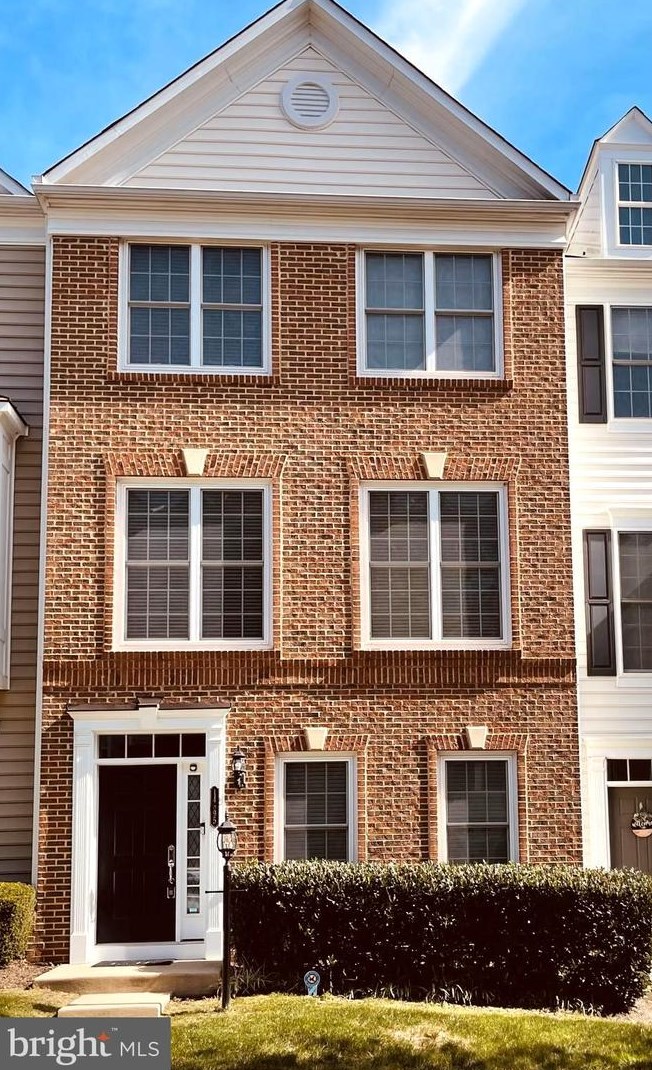 14895 Potomac Branch Dr, Woodbridge, VA 22191