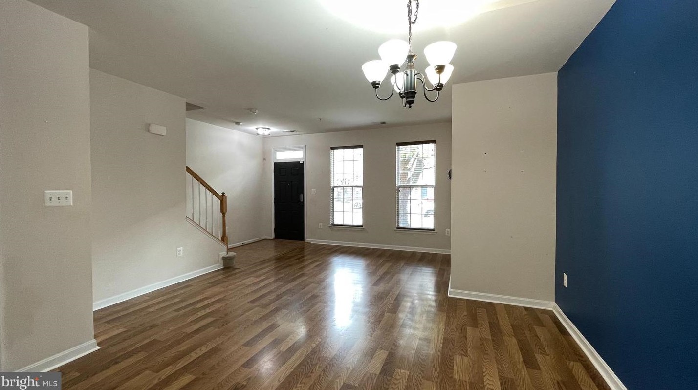 15515 John Diskin Cir, Woodbridge, VA 22191