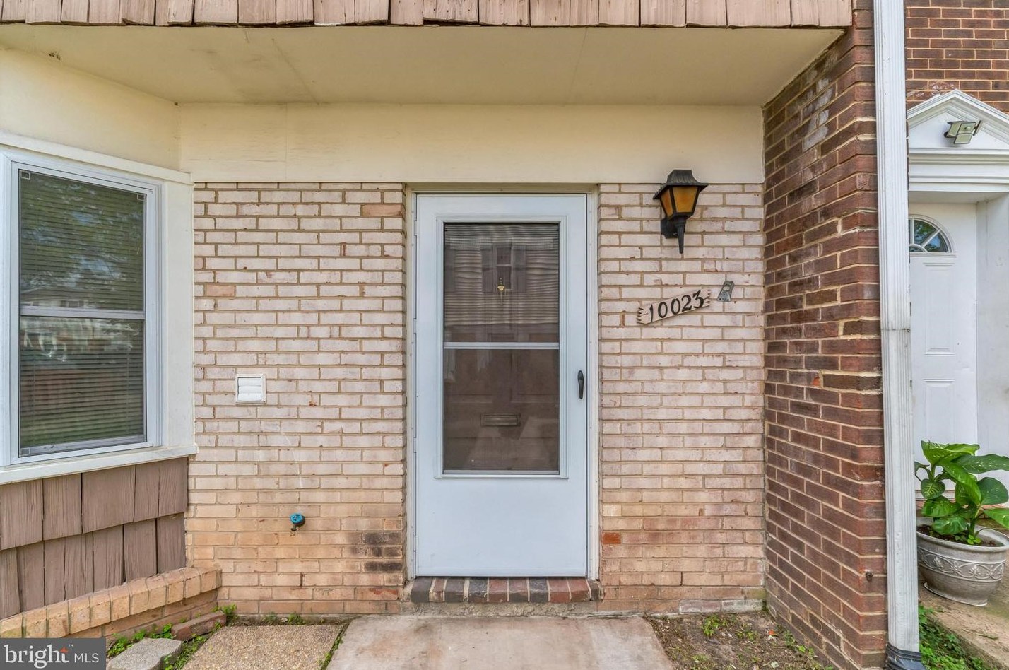 10023 Irongate Way, Manassas VA  20109-3529 exterior
