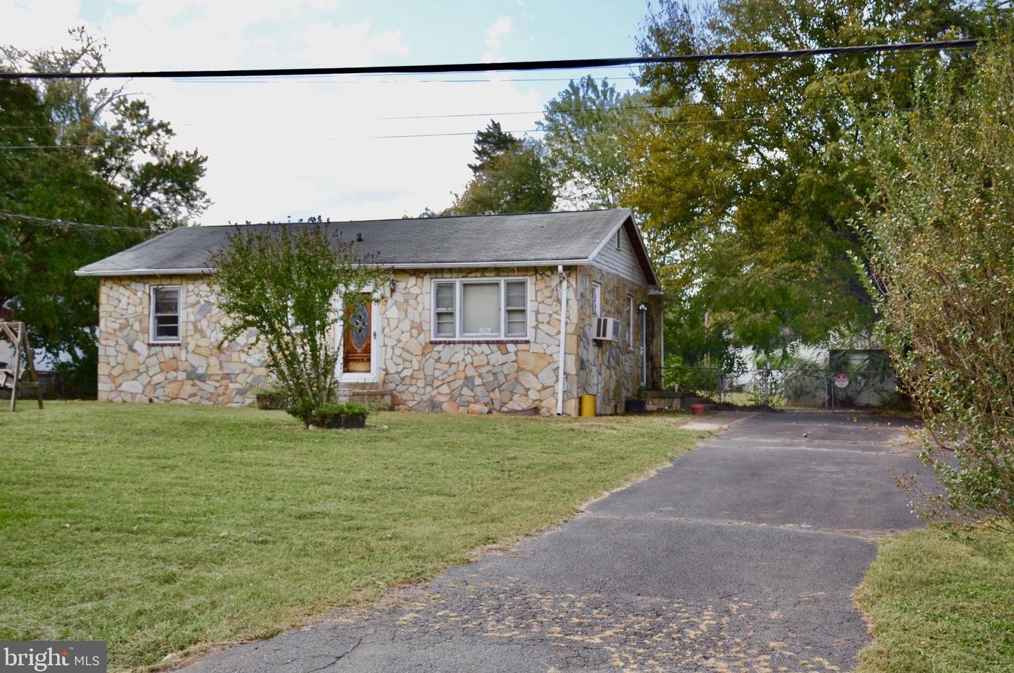 8024 Mclean St, Manassas, VA 20111