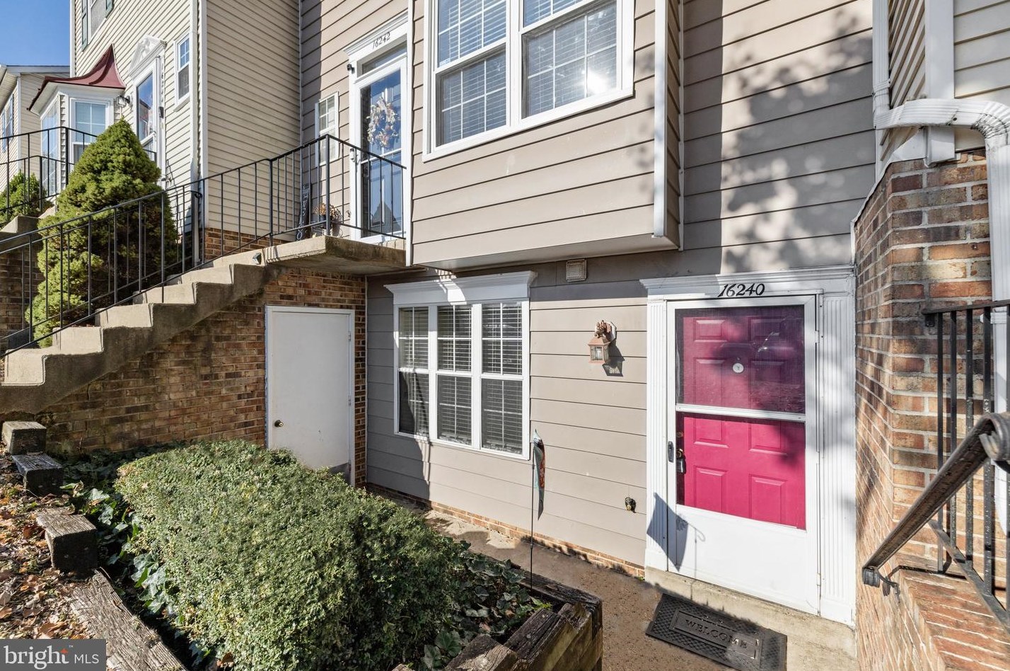 16240 Taconic Cir, Dumfries, VA 22025