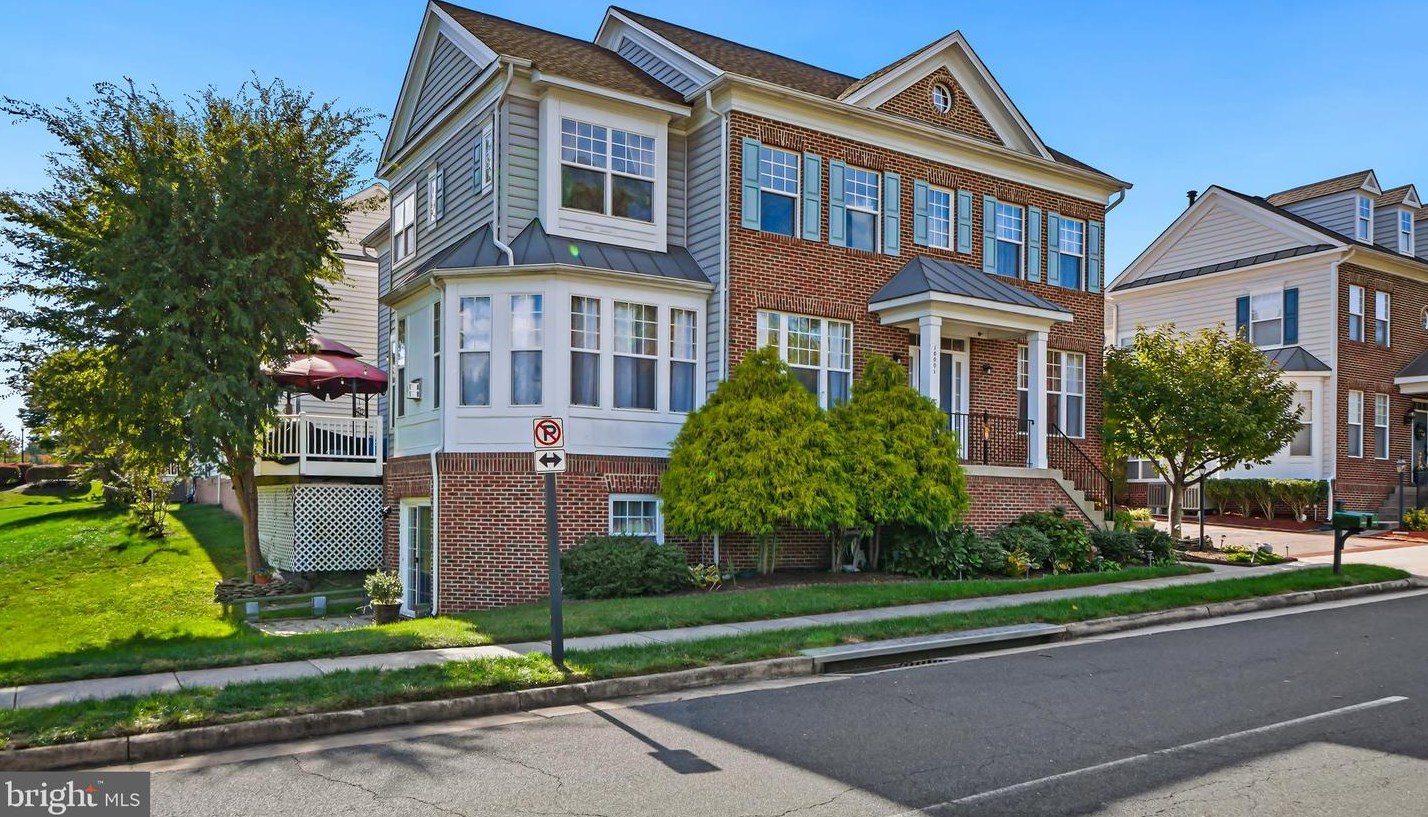 10001 Orland Stone Dr, Bristow, VA 20136
