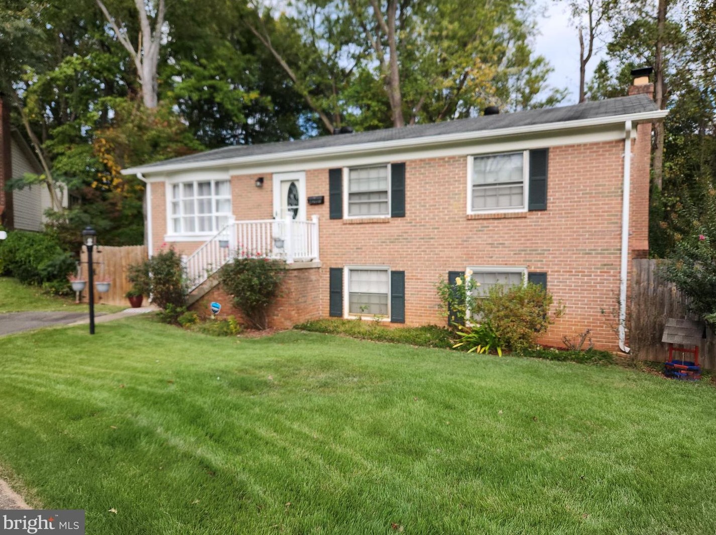 4201 Evergreen Dr, Woodbridge, VA 22193-2721