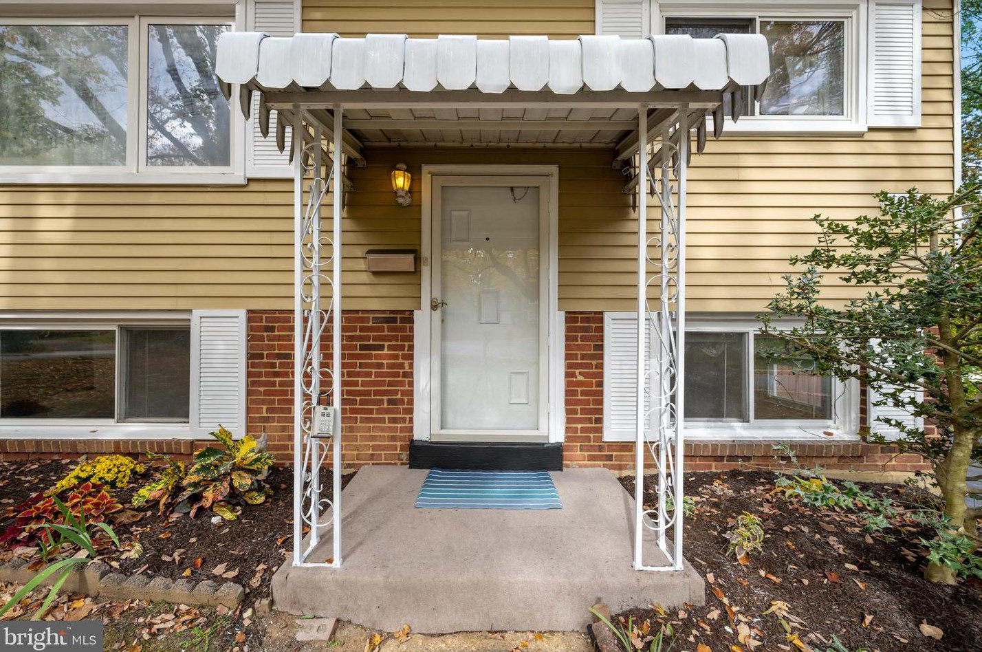 1916 Willow Ln, Woodbridge, VA 22191