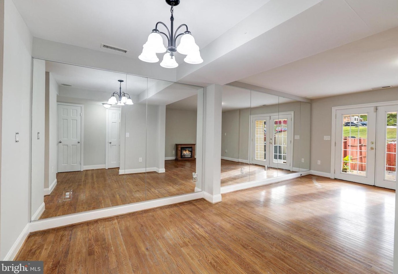 16608 Galt Ct, Woodbridge, VA 22191