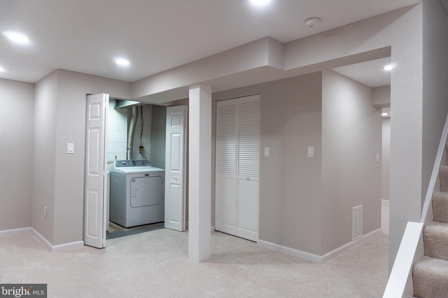 2001 Mayflower Dr, Woodbridge VA  22192-2322 exterior