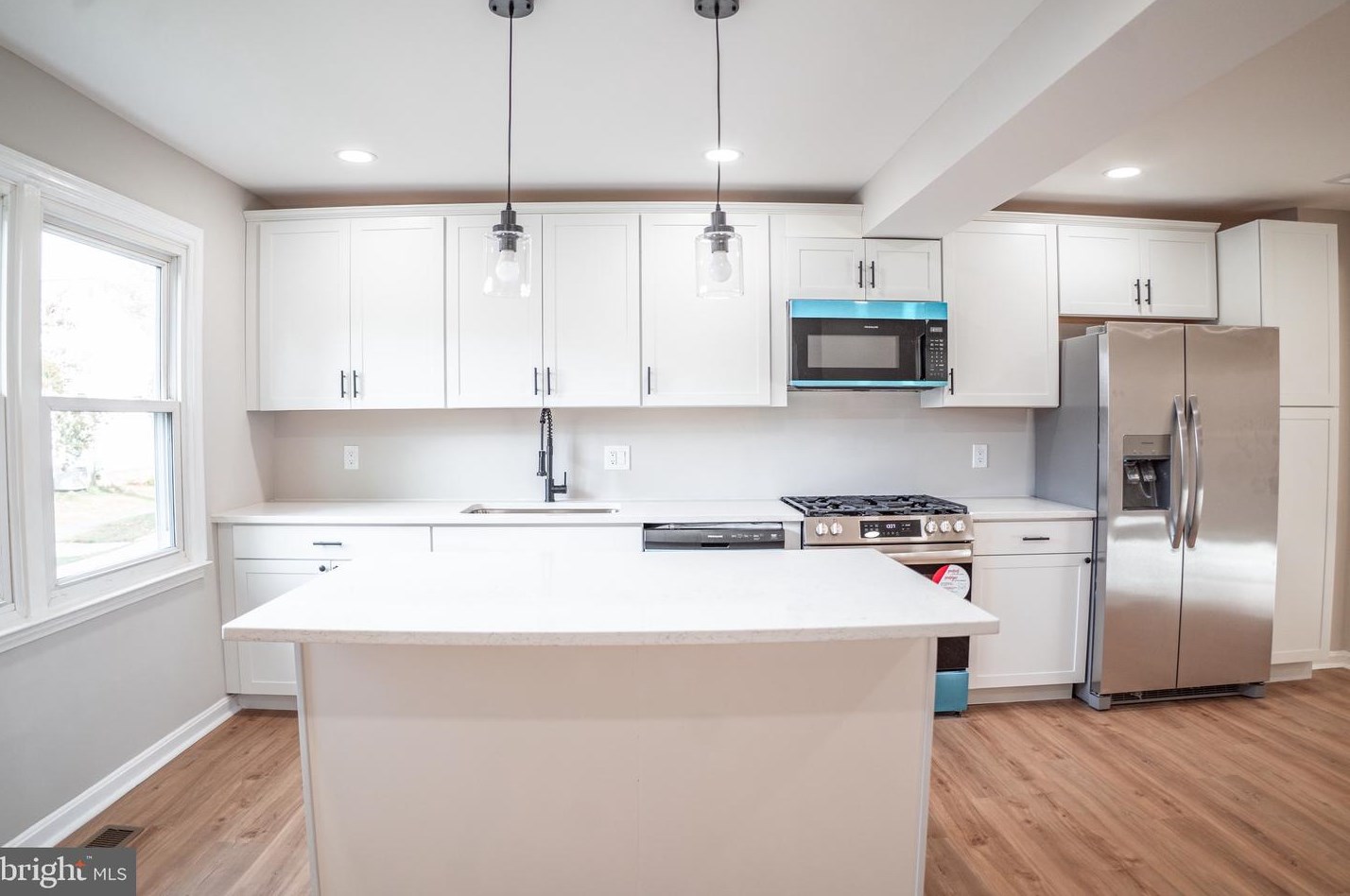 2001 Mayflower Dr, Woodbridge VA  22192-2322 exterior