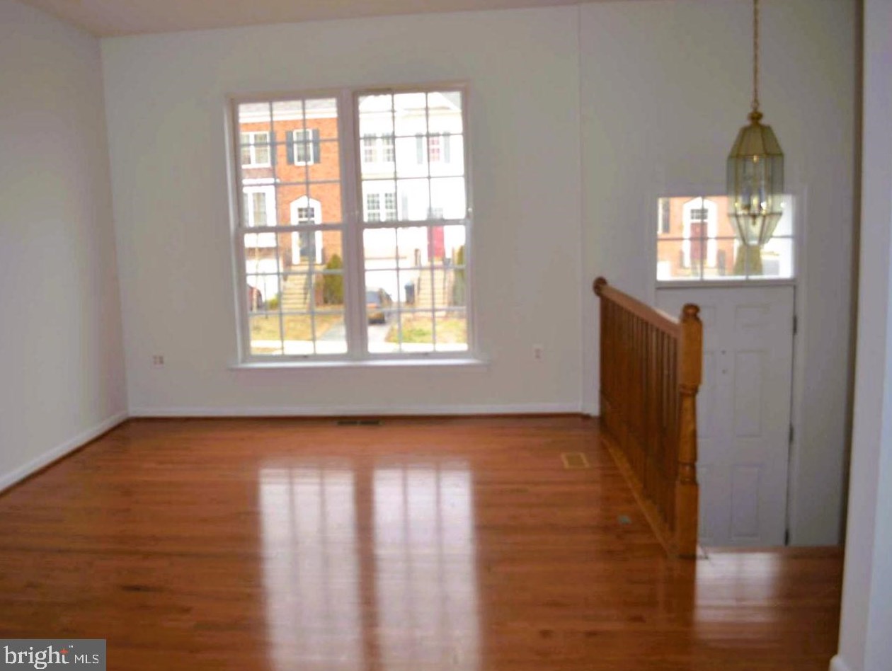 2503 Oak Tree Ln, Woodbridge, VA 22191