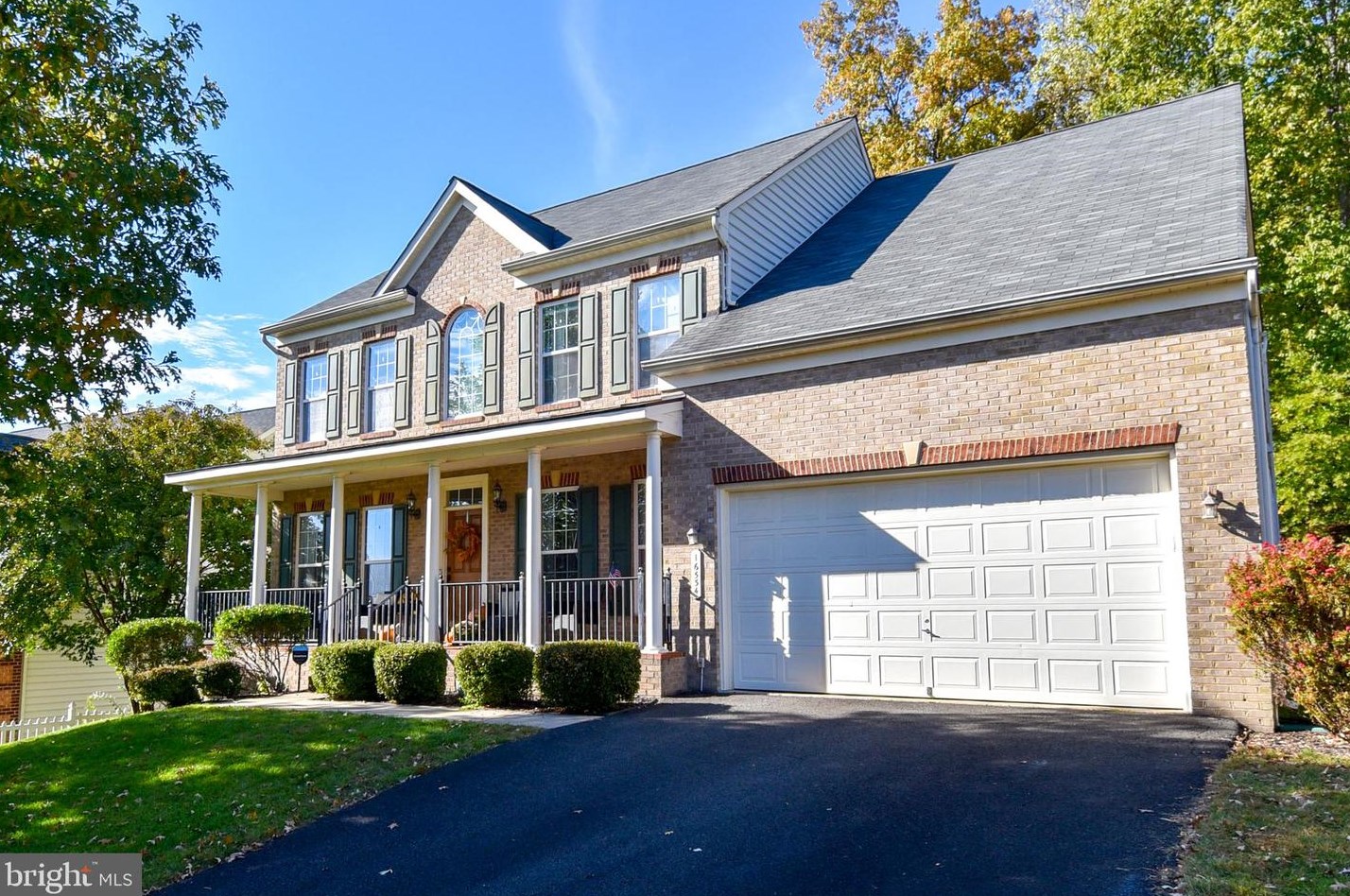 16534 Louisville Pl, Woodbridge VA  22191-4452 exterior