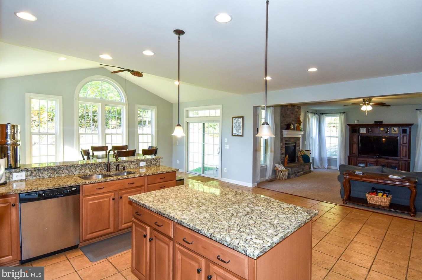 16534 Louisville Pl, Woodbridge VA  22191-4452 exterior
