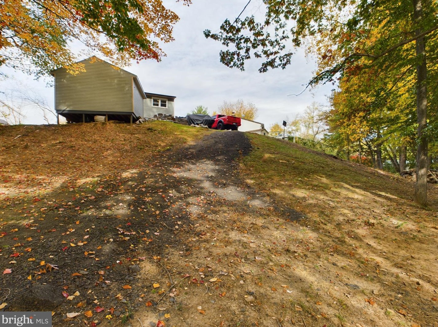 4801 Kempair Dr, Woodbridge VA  22193-4632 exterior