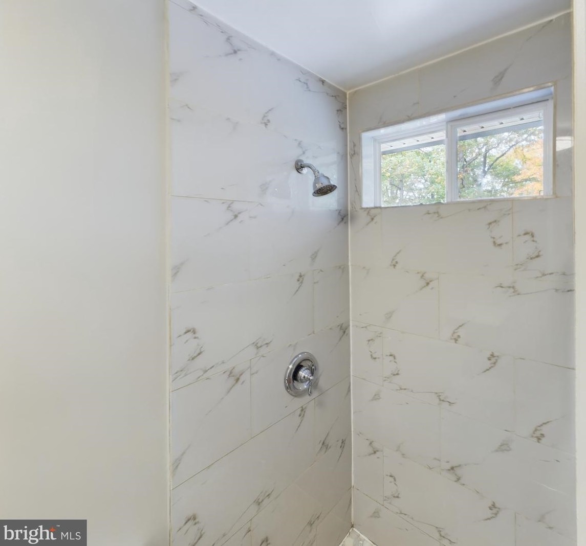 4801 Kempair Dr, Woodbridge VA  22193-4632 exterior