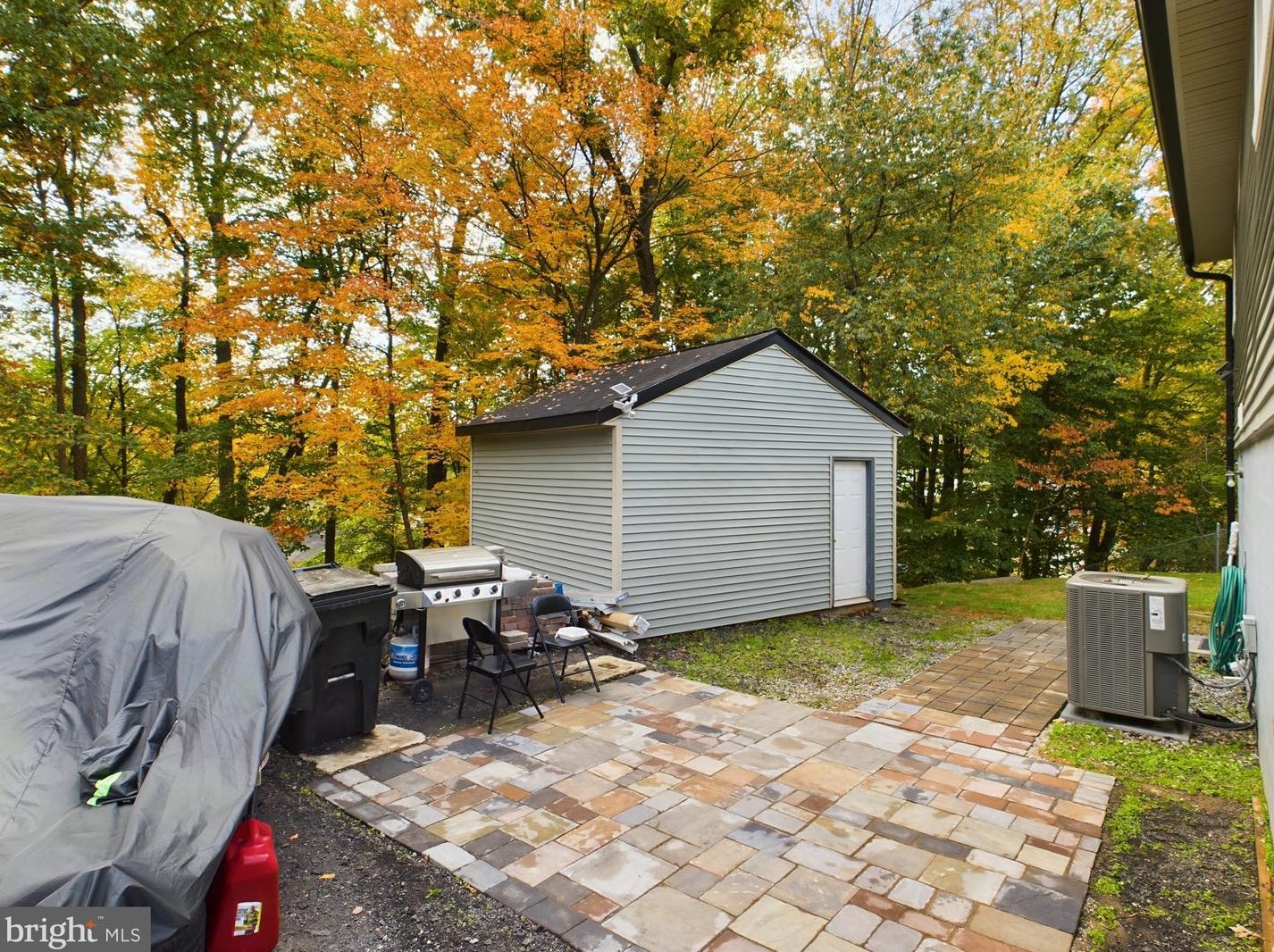 4801 Kempair Dr, Woodbridge VA  22193-4632 exterior