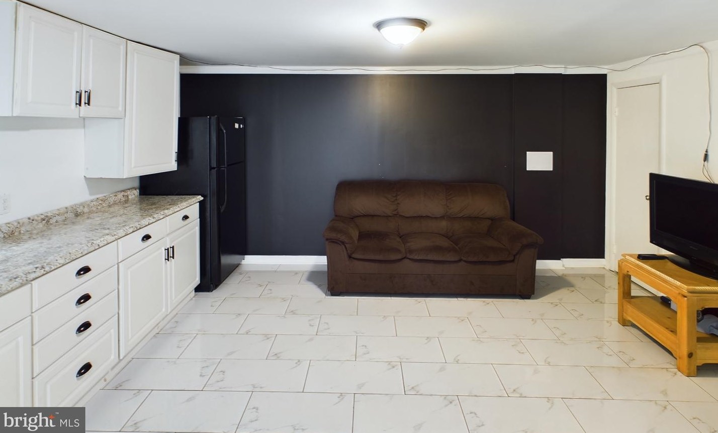4801 Kempair Dr, Woodbridge VA  22193-4632 exterior