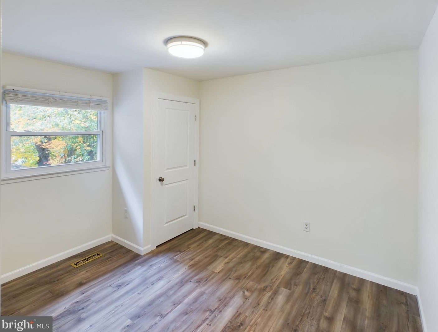 4801 Kempair Dr, Woodbridge VA  22193-4632 exterior