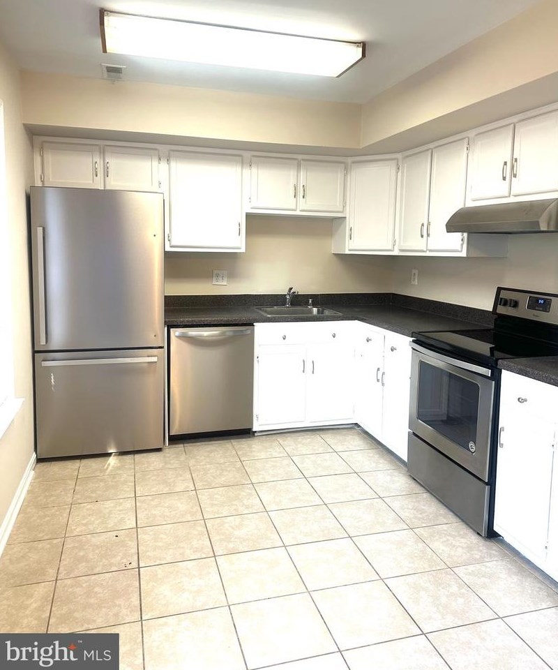 3423 Tendril Ct, Woodbridge, VA 22192