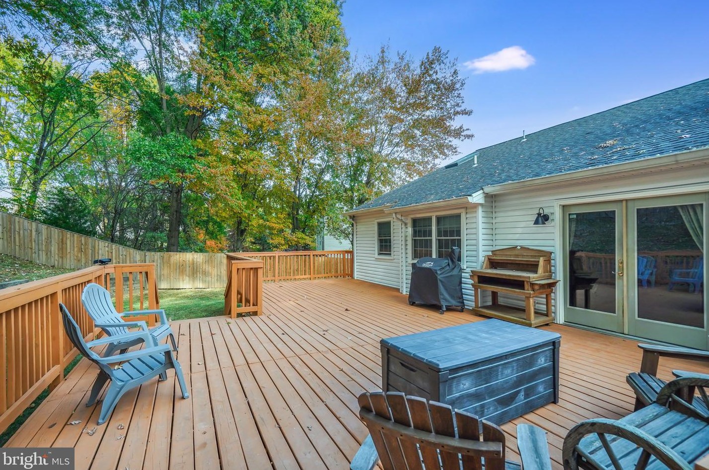 13464 Photo Dr, Woodbridge VA  22193-3930 exterior