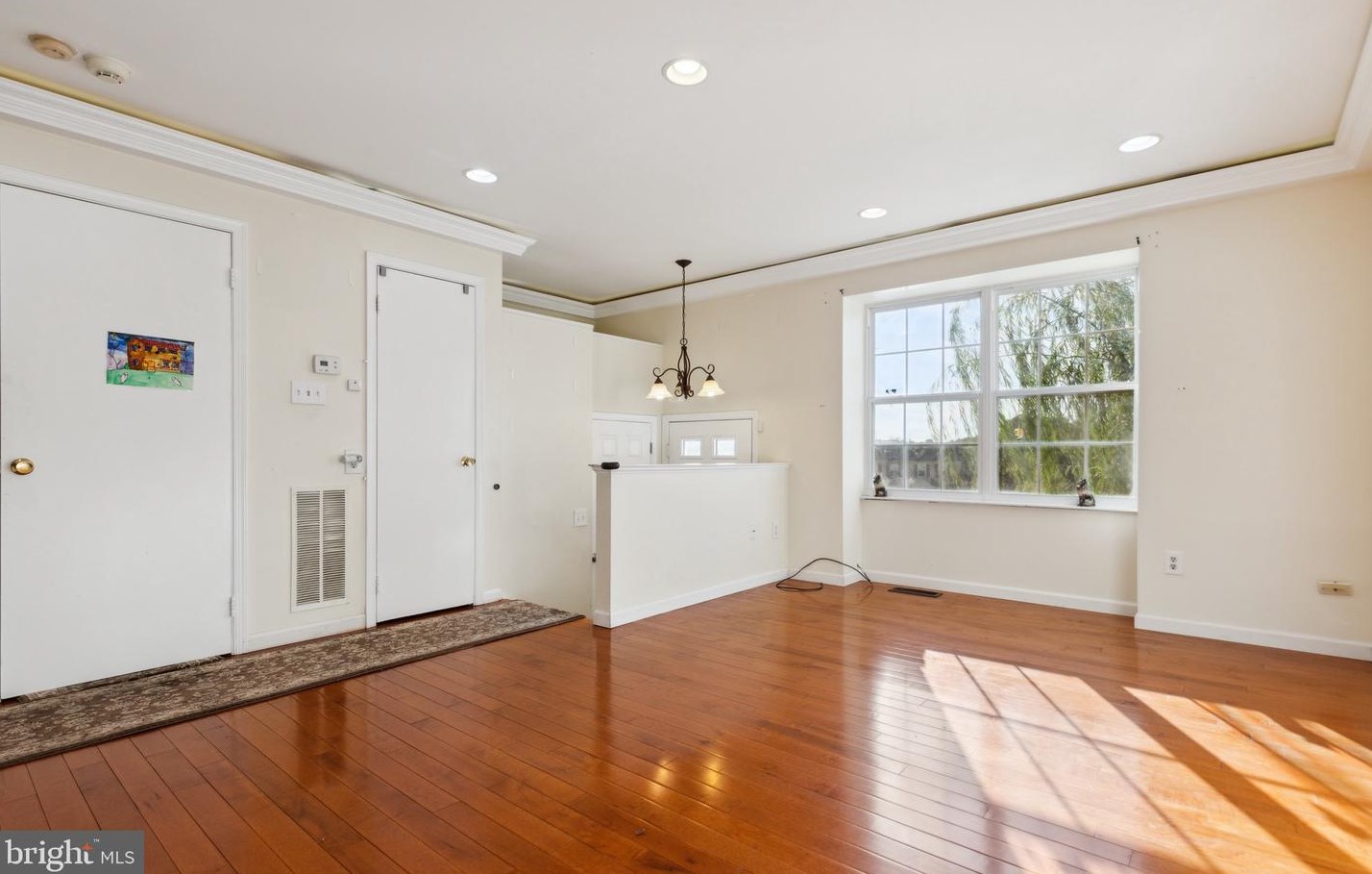 1984 Winslow Ct, Woodbridge, VA 22191