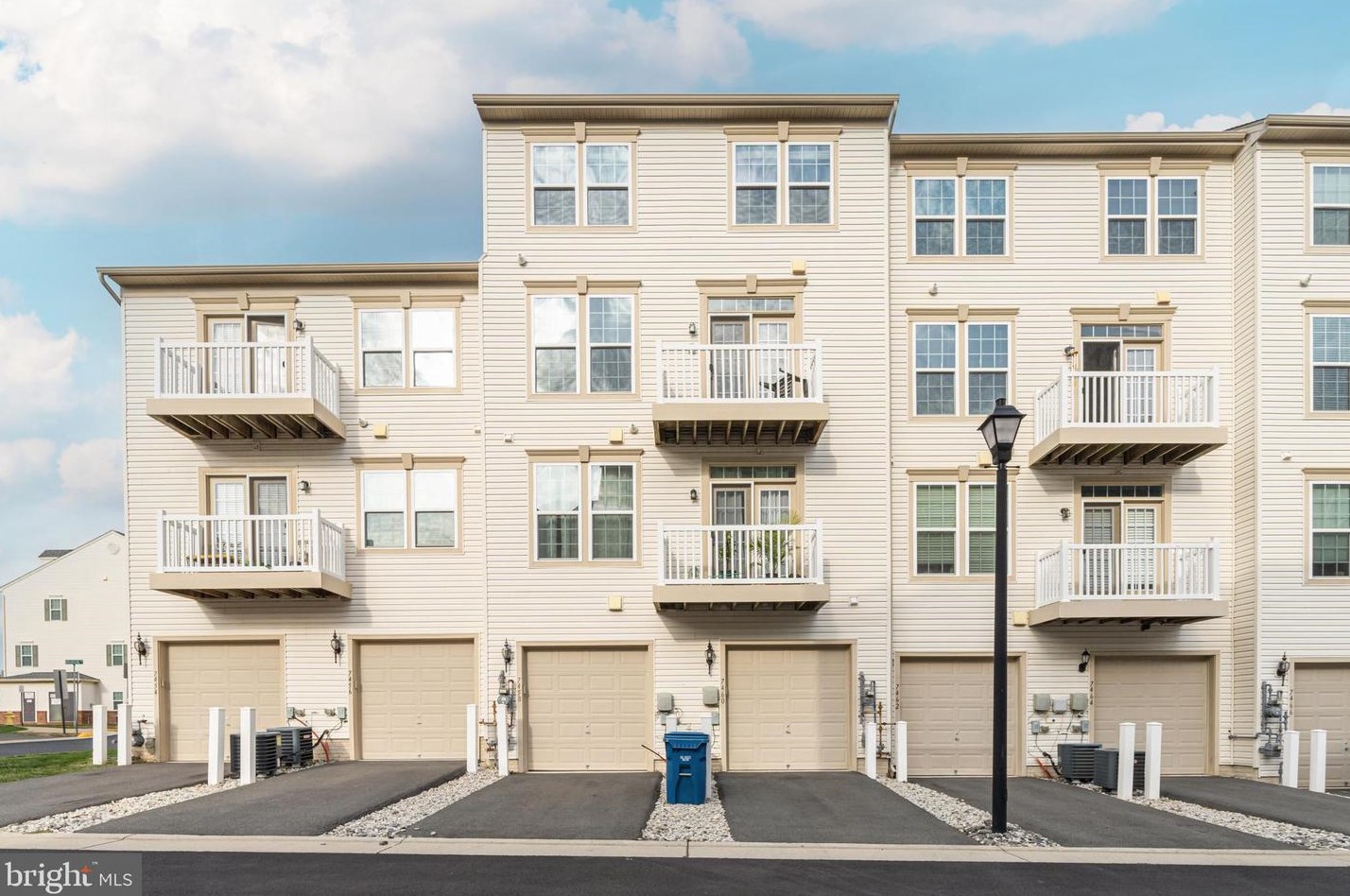 7458 Brunson Cir, Gainesville, VA 20155