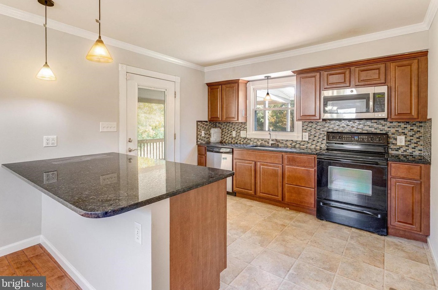 3101 Burbank Ln, Woodbridge, VA 22193