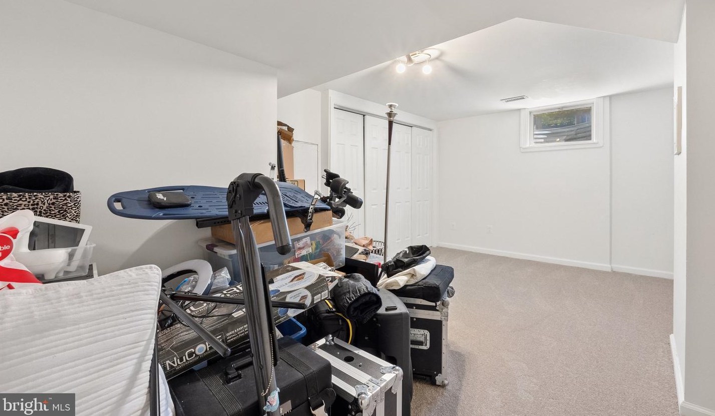 4562 Rincon Pl, Dumfries VA  22025-1044 exterior