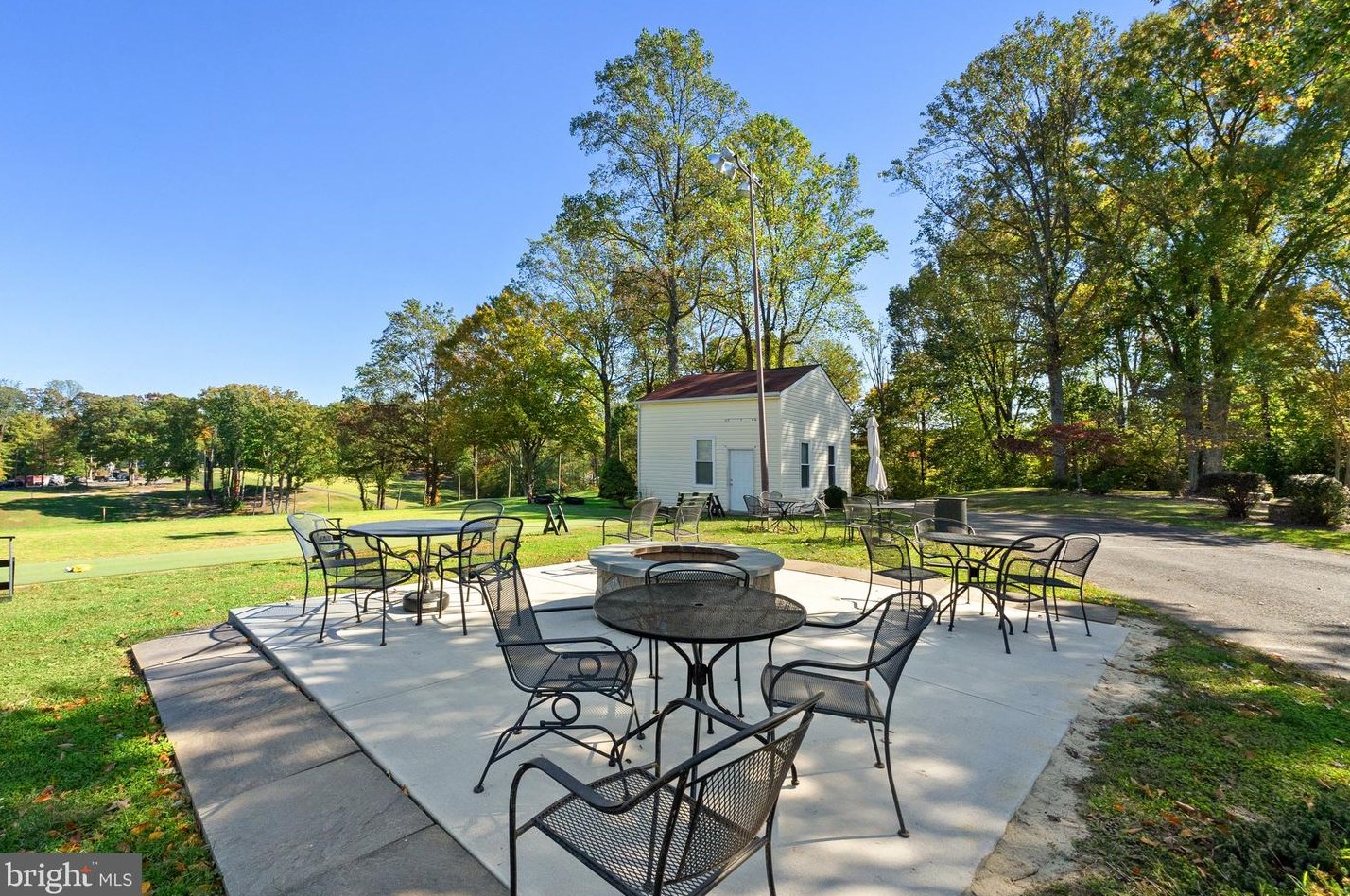 4562 Rincon Pl, Dumfries VA  22025-1044 exterior