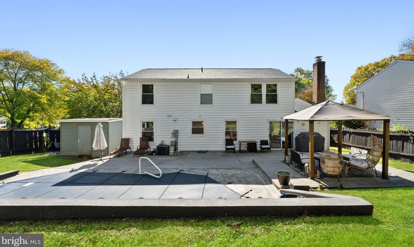 4562 Rincon Pl, Dumfries VA  22025-1044 exterior