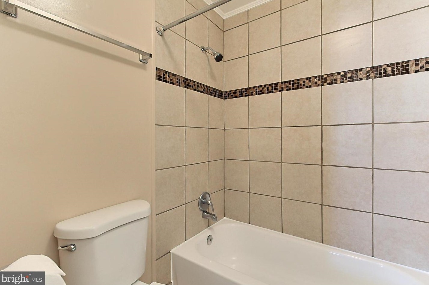 2419 Kilpatrick Pl, Dumfries VA  22026-2539 exterior