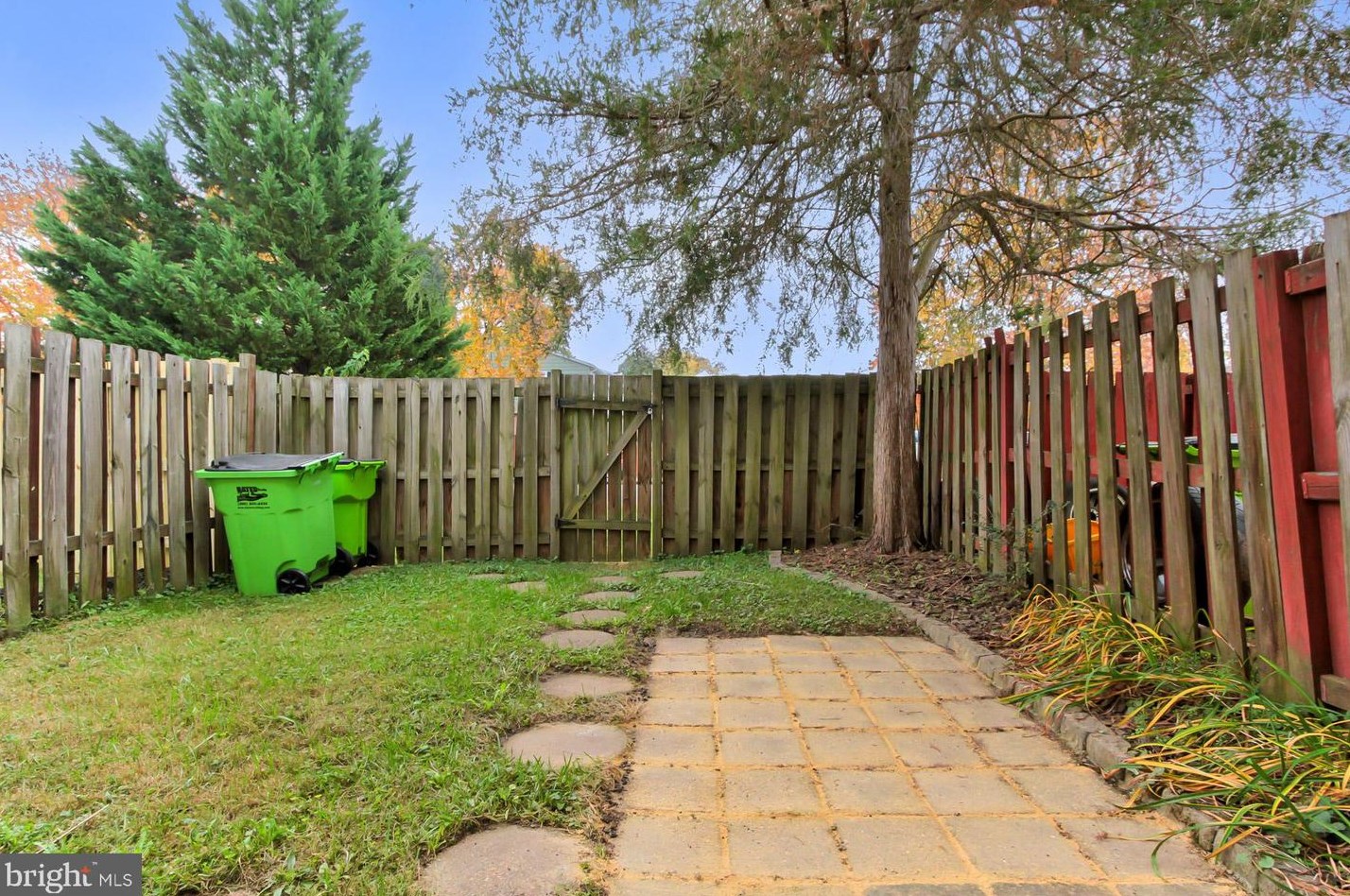 2419 Kilpatrick Pl, Dumfries VA  22026-2539 exterior