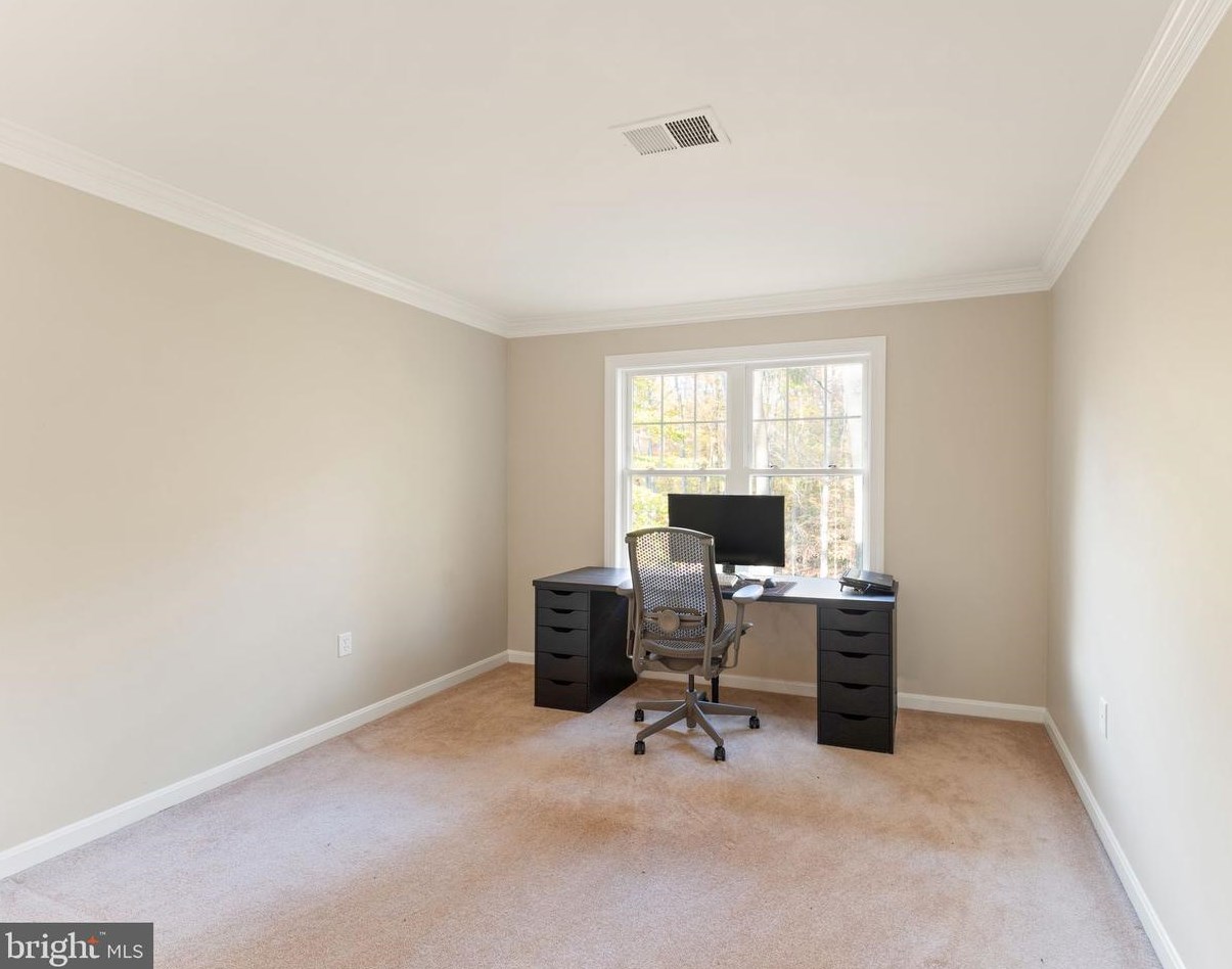 8084 Counselor Rd, Manassas VA  20112-4752 exterior