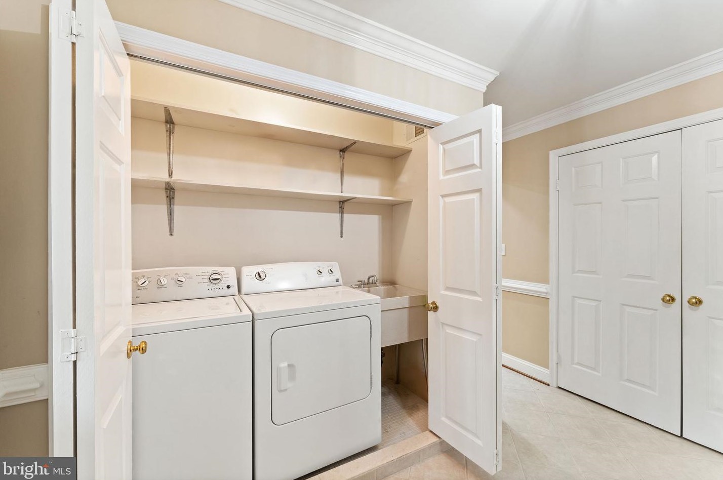 8084 Counselor Rd, Manassas VA  20112-4752 exterior