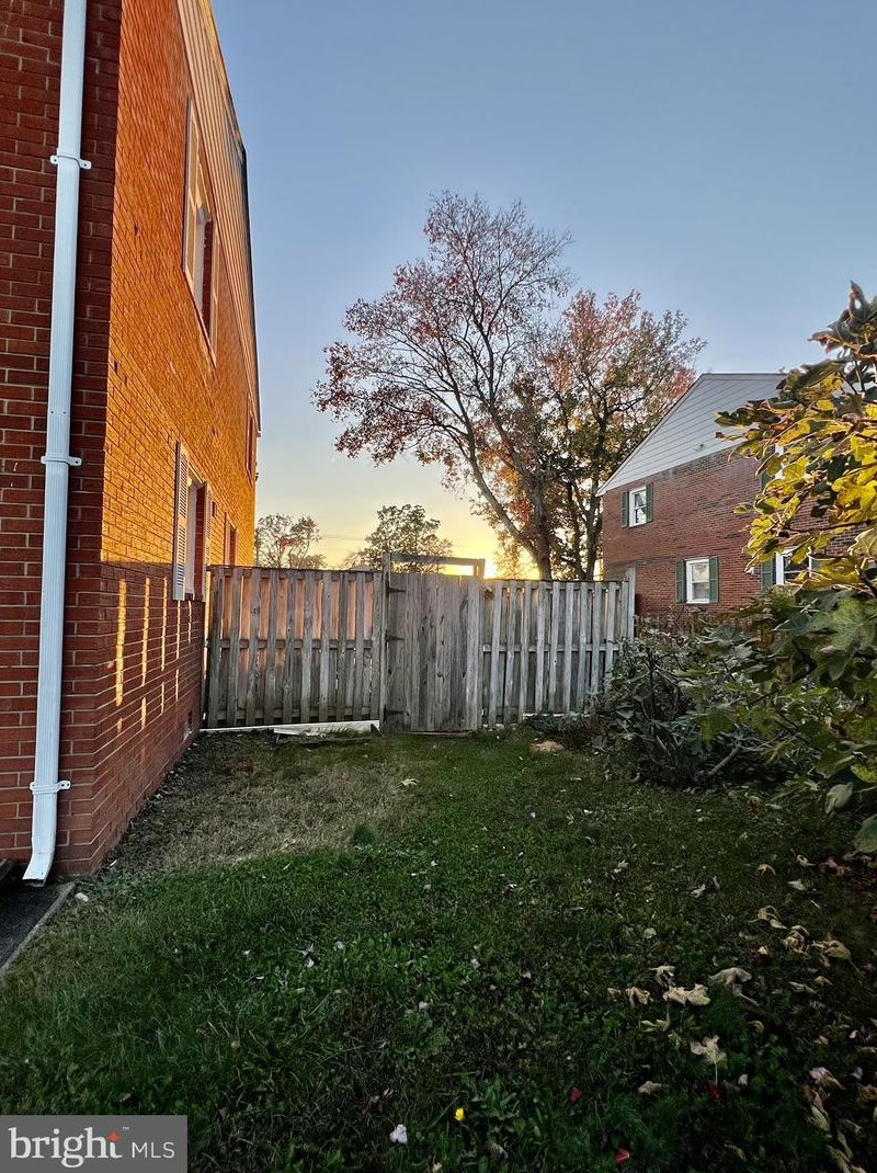 3489 Beale Ct, Woodbridge, VA 22193